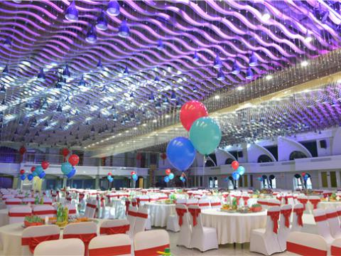 圣诞不“剩单”，，，，，，等你来造——维多利亚老品牌vic集团团委平安夜举行圣诞狂欢活动